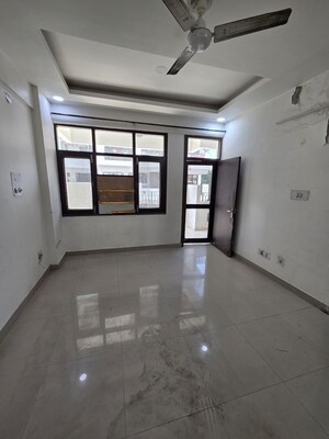 Room in 3 BHK Apartment at HBH Galaxy Apartments, Sector 43 – for Rent