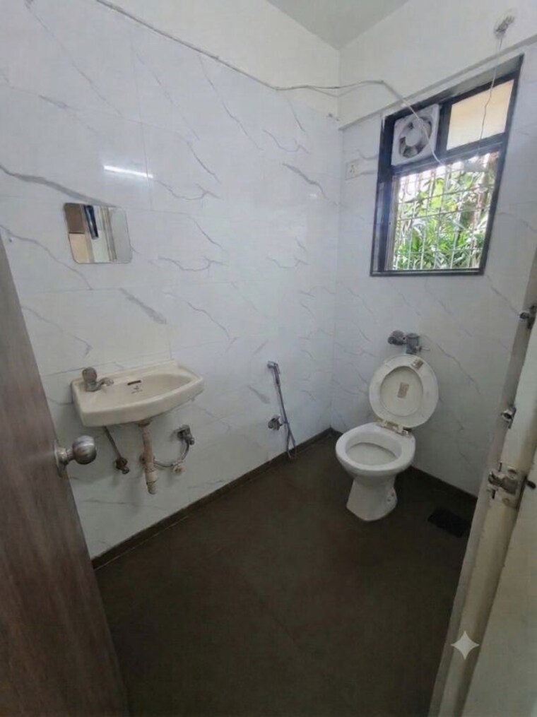 Washroom, chembur Commercial Office Space 455 Sq.Ft. In Chembur Mumbai 10774363