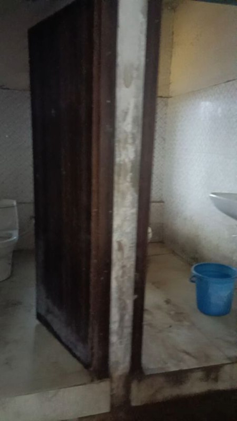 Bathroom, gariahat Commercial Office Space 7500 Sq.Ft. In Gariahat Kolkata 10774385