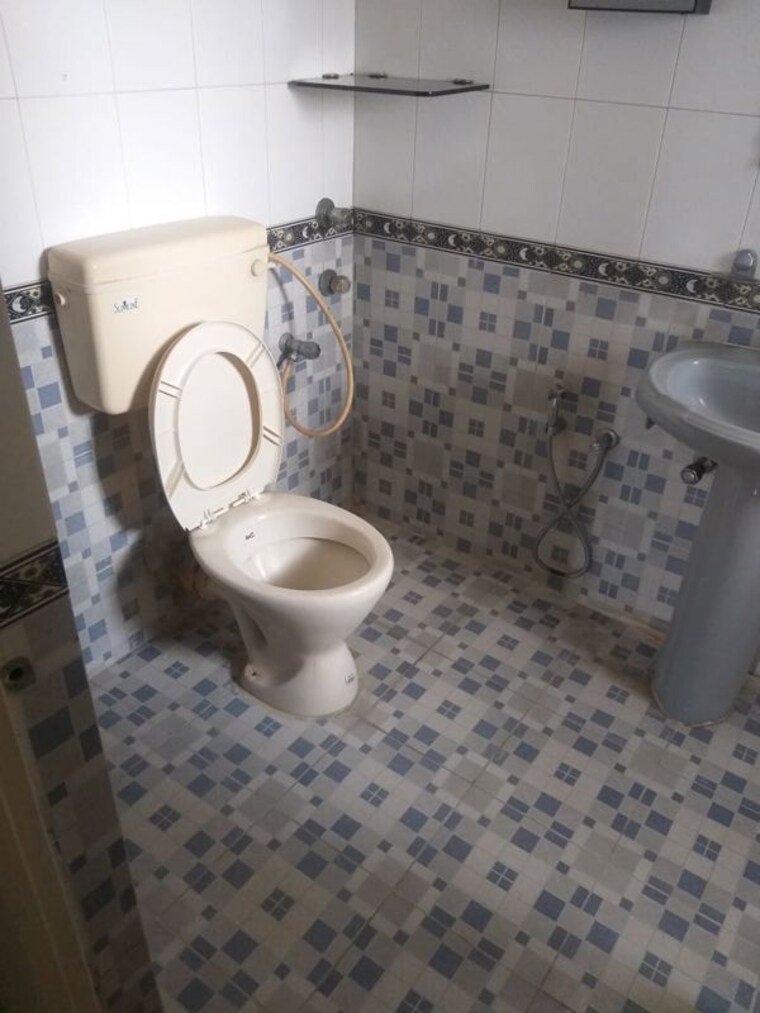 Bathroom, dsk-akash-ganga 3 Bedroom 1200 Sq.Ft. Apartment In Aundh Pune 10774409