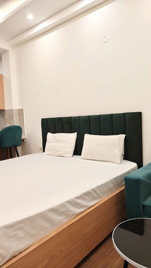1 RK Builder Floor For Rent in Sector 45