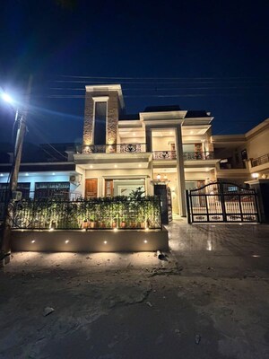6 BHK Independent House For Sale in Sector 80
