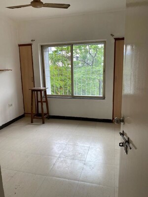 Room in 3 BHK Apartment at Pentagon Fortune East, Kharadi – for Rent