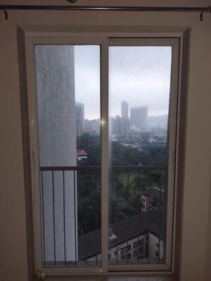 Room in 2 BHK Apartment at Mahaavir Exotique, Kharghar – for Rent