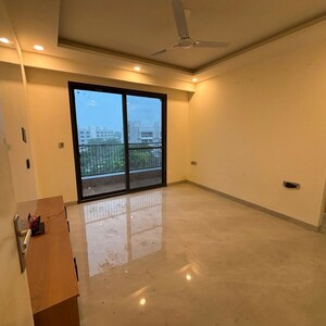 Room in 3 BHK Builder Floor at Signature Global Signum 93, Sector 93 – for Rent