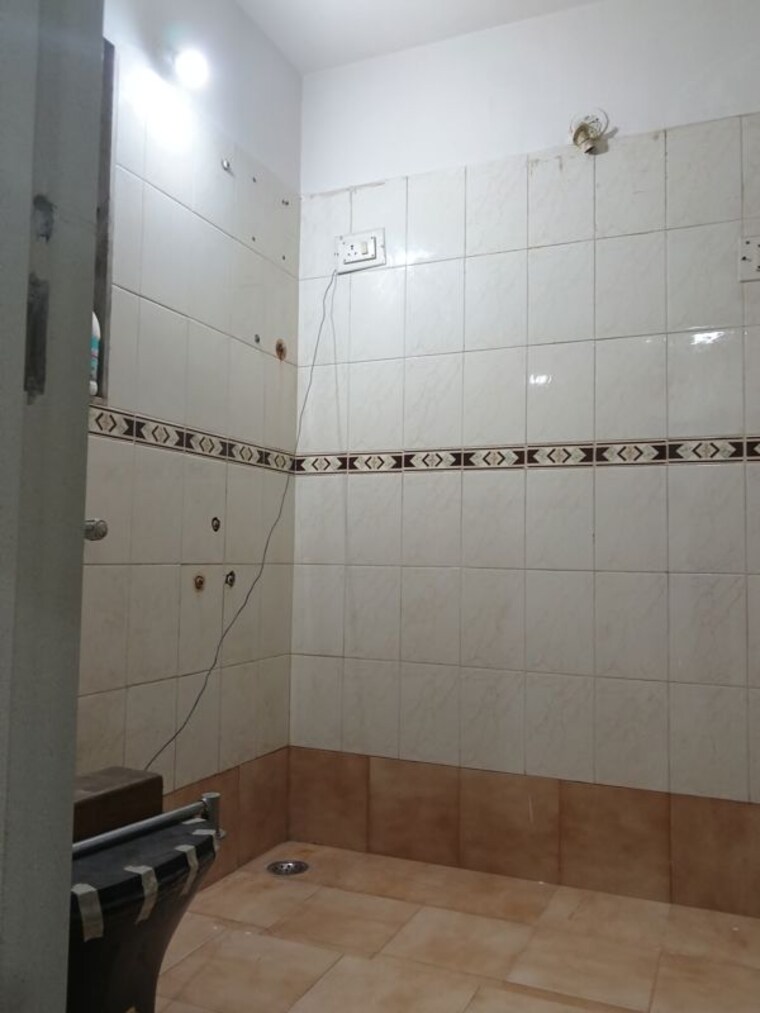 Bathroom, shreeji-paradise 2 Bedroom 800 Sq.Ft. Apartment In Aundh Pune 10774492