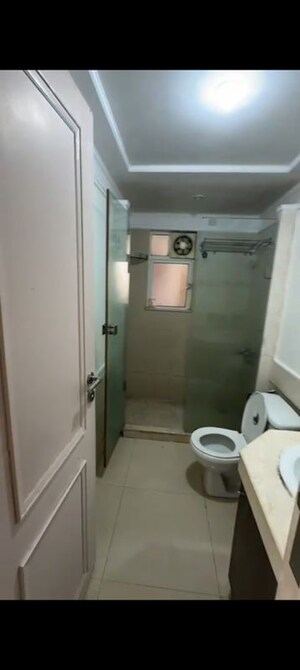 Bathroom in 6+ BHK Apartment at Hiranandani Meadows, Manpada – for Sale