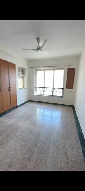 Bedroom in 6+ BHK Apartment at Hiranandani Meadows, Manpada – for Sale
