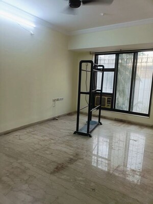 Room in 2 BHK Apartment at Kukreja Golf Scappe, Chembur – for Rent