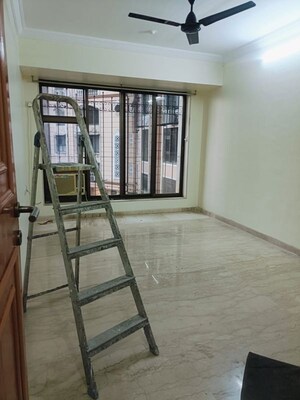 Room in 2 BHK Apartment at Kukreja Golf Scappe, Chembur – for Rent