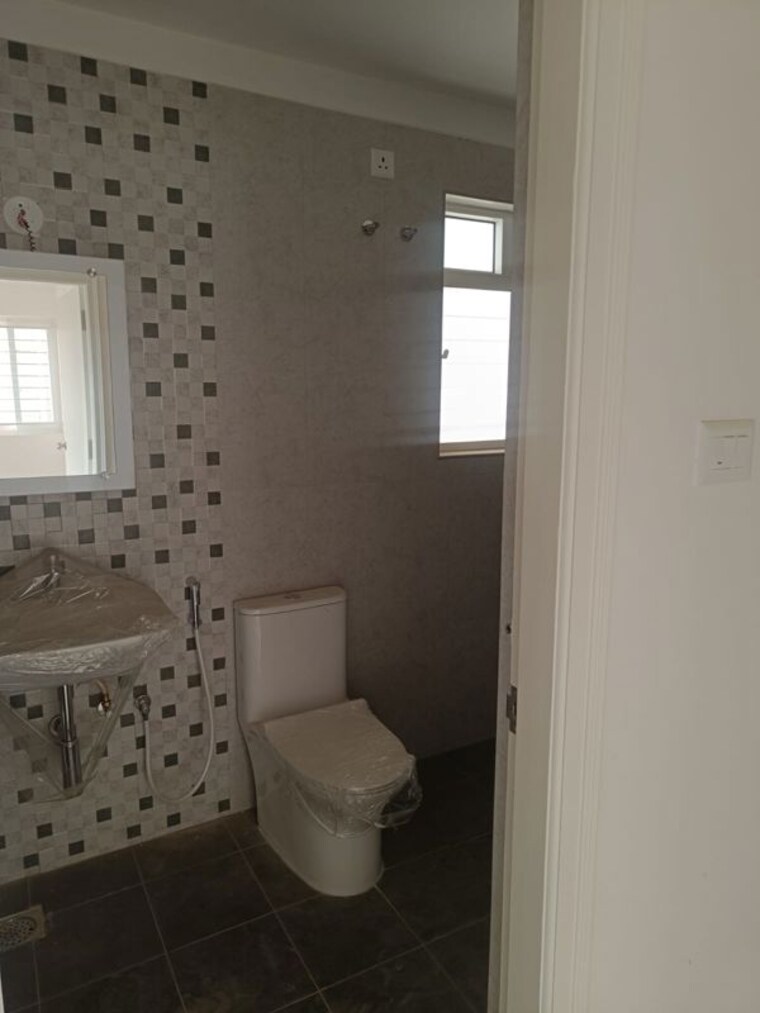 Bathroom, smr-vinay-gateway 2.5 Bedroom 1470 Sq.Ft. Apartment In Yelahanka Bangalore 10774577
