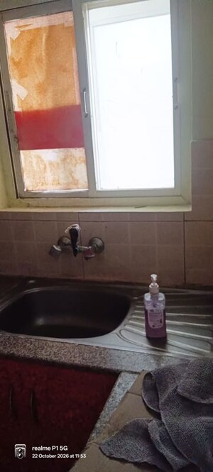 Bathroom in 3.5 BHK Apartment at Stellar Mi Citihomes, Omicron Iii Greater Noida – for Rent