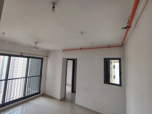 Room in 1.5 BHK Apartment at Kalpataru Elitus, Mulund West – for Rent