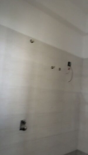Room in 2 BHK Apartment at Anand Heights, Wadala – for Rent