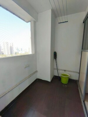 Room in 3.5 BHK Apartment at Radius Imperial Heights, Goregaon West – for Rent