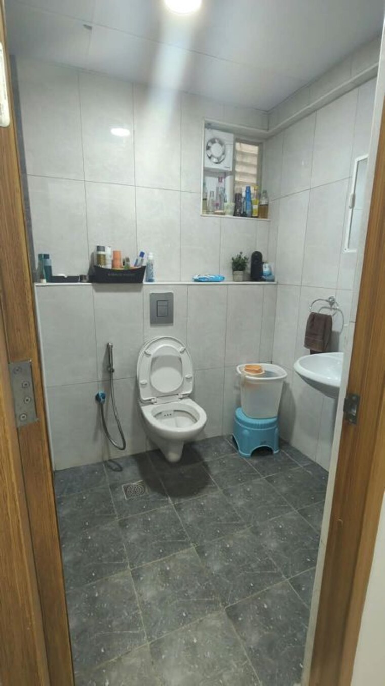 Bathroom, indis-viva-city 3 Bedroom 2595 Sq.Ft. Apartment In Kondapur Hyderabad 10774618