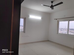 Room in 2 BHK Apartment at Prestige Finsbury Park Regent, Bagaluru – for Rent