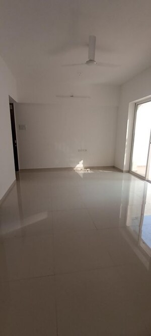 Room in 2 BHK Apartment at Goyal My Home Kiwale, Kiwale – for Rent