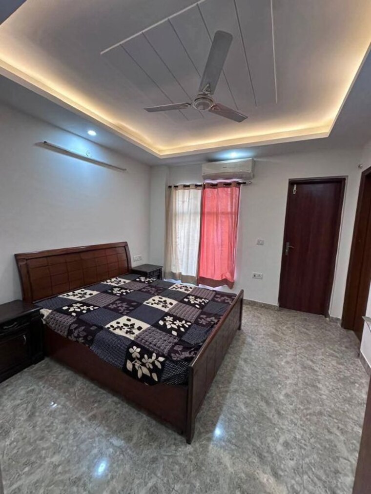 Bedroom, sushant lok i 3 Bedroom 1935 Sq.Ft. Builder Floor In Sushant Lok I Gurgaon 10774674