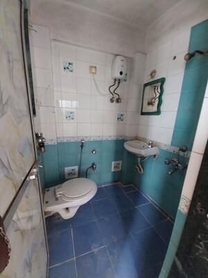Bathroom in 2 BHK Apartment at Swapnalok Apartment Andheri, Andheri East – for Rent