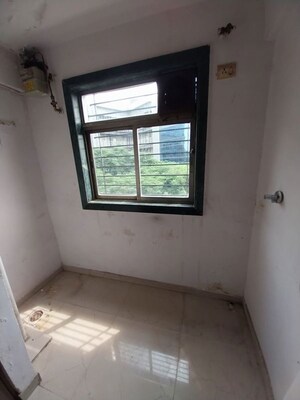 Room in 2 BHK Apartment at Swapnalok Apartment Andheri, Andheri East – for Rent