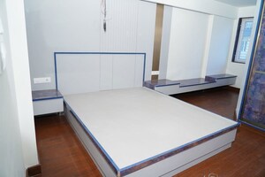 Room in 3 BHK Apartment at Sri Sai Jewel Heights, Kukatpally – for Rent