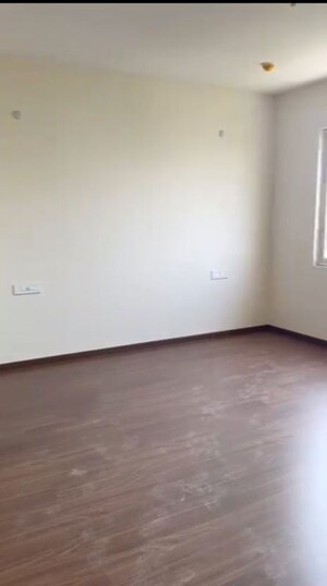 Room in 3 BHK Apartment at Aurobindo The Regent, Kondapur – for Sale