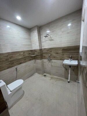 Bathroom in 1 RK Independent House at Sector 28 – for Rent