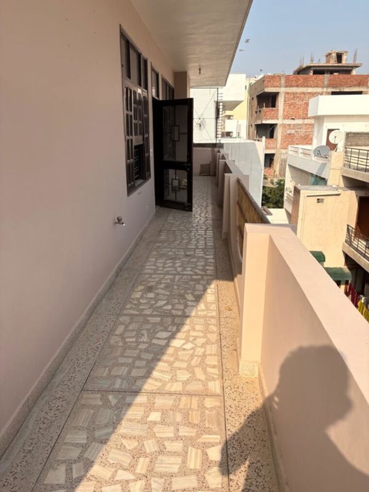 Balcony, palam vihar 3 Bedroom 360 Sq.Yd. Builder Floor In Palam Vihar Gurgaon 10774749