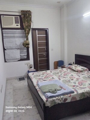 Bedroom in 2 BHK Builder Floor at Sector 43 – for Rent