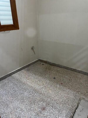 Room in 1 RK Builder Floor at Sector 42 – for Rent