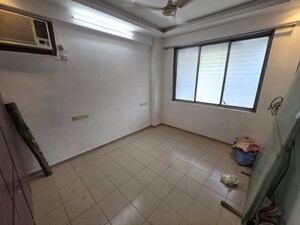 Room in 2 BHK Apartment at Vasant Sagar, Kandivali East – for Rent