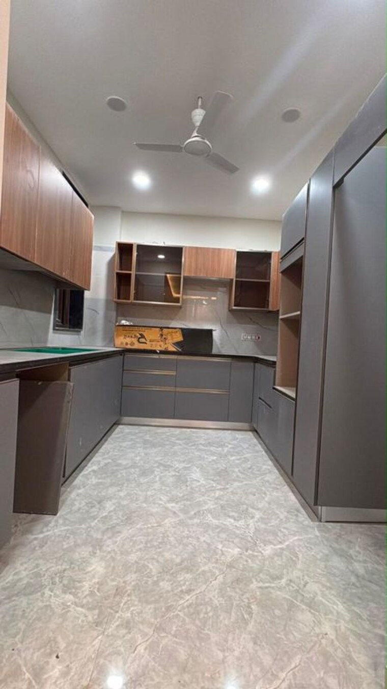 Kitchen, palam vihar 3 Bedroom 273 Sq.Yd. Builder Floor In Palam Vihar Gurgaon 10774802