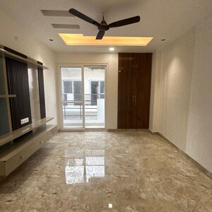 Room in 3 BHK Apartment at Vipul World Floors, Sector 48 – for Rent