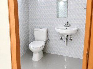 Bathroom in 3 BHK Apartment at Exhibition Road – for Rent