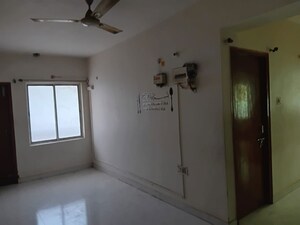 Room in 3 BHK Apartment at Exhibition Road – for Rent