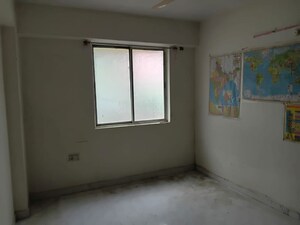 Room in 3 BHK Apartment at Exhibition Road – for Rent