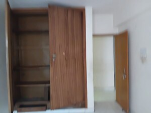 Room in 3 BHK Apartment at Exhibition Road – for Rent