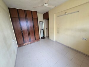 Room in 2 BHK Apartment at Vasant Sagar, Kandivali East – for Rent