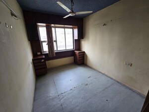 Room in 2 BHK Apartment at Vasant Sagar, Kandivali East – for Rent