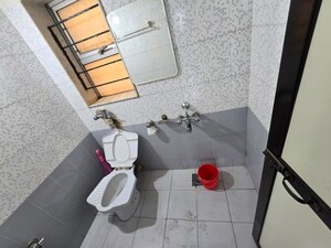 Team Area in 2 BHK Apartment at Vasant Sagar, Kandivali East – for Rent