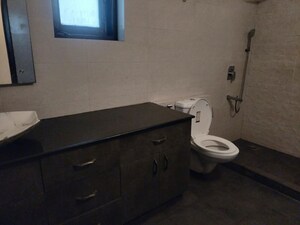 Bathroom in 1 RK Builder Floor at Sector 45 – for Rent