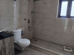 Bathroom in 1 RK Builder Floor at Sector 45 – for Rent
