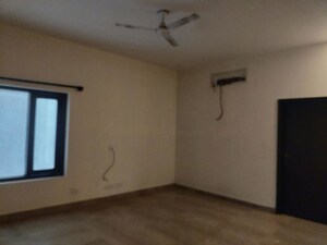 Room in 1 RK Builder Floor at Sector 45 – for Rent