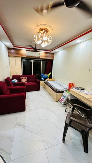2 BHK Apartment For Rent in Gayatri Darshan, Kandivali East