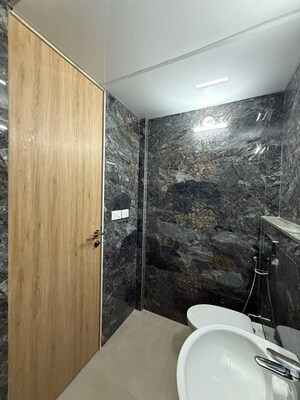 Furnished Amenities in 2 BHK Apartment at Dosti Eastern Bay, Wadala – for Rent