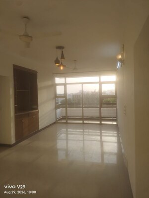 Room in 2 BHK Apartment at Ansal Sushant Estate, Sector 52 – for Sale