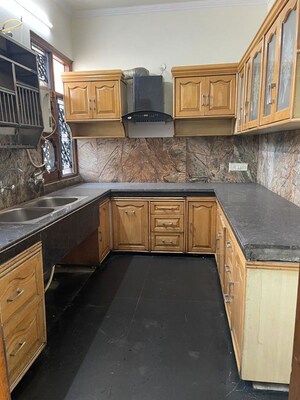 Kitchen in 1 BHK Independent House at Sector 35 – for Rent