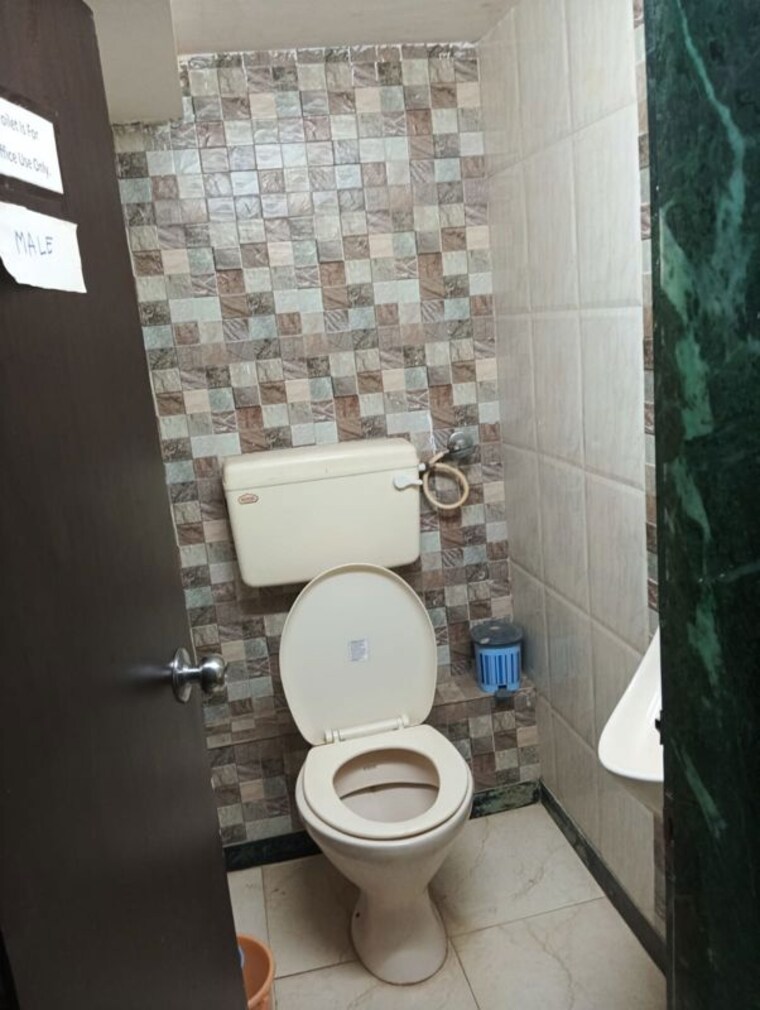 Bathroom, unnat-nagar-chs Commercial Office Space 700 Sq.Ft. In Goregaon West Mumbai 10774927