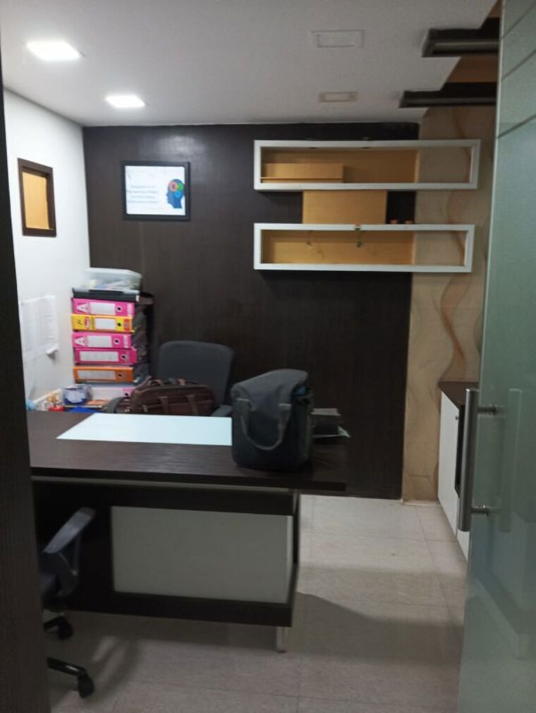 Team Area, unnat-nagar-chs Commercial Office Space 700 Sq.Ft. In Goregaon West Mumbai 10774927